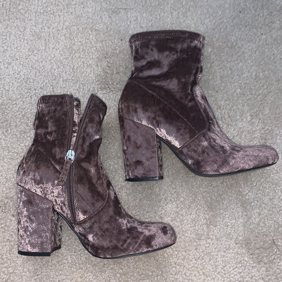 Steve Madden Mushroom Velvet Gaze Booties - Picture 3 of 4